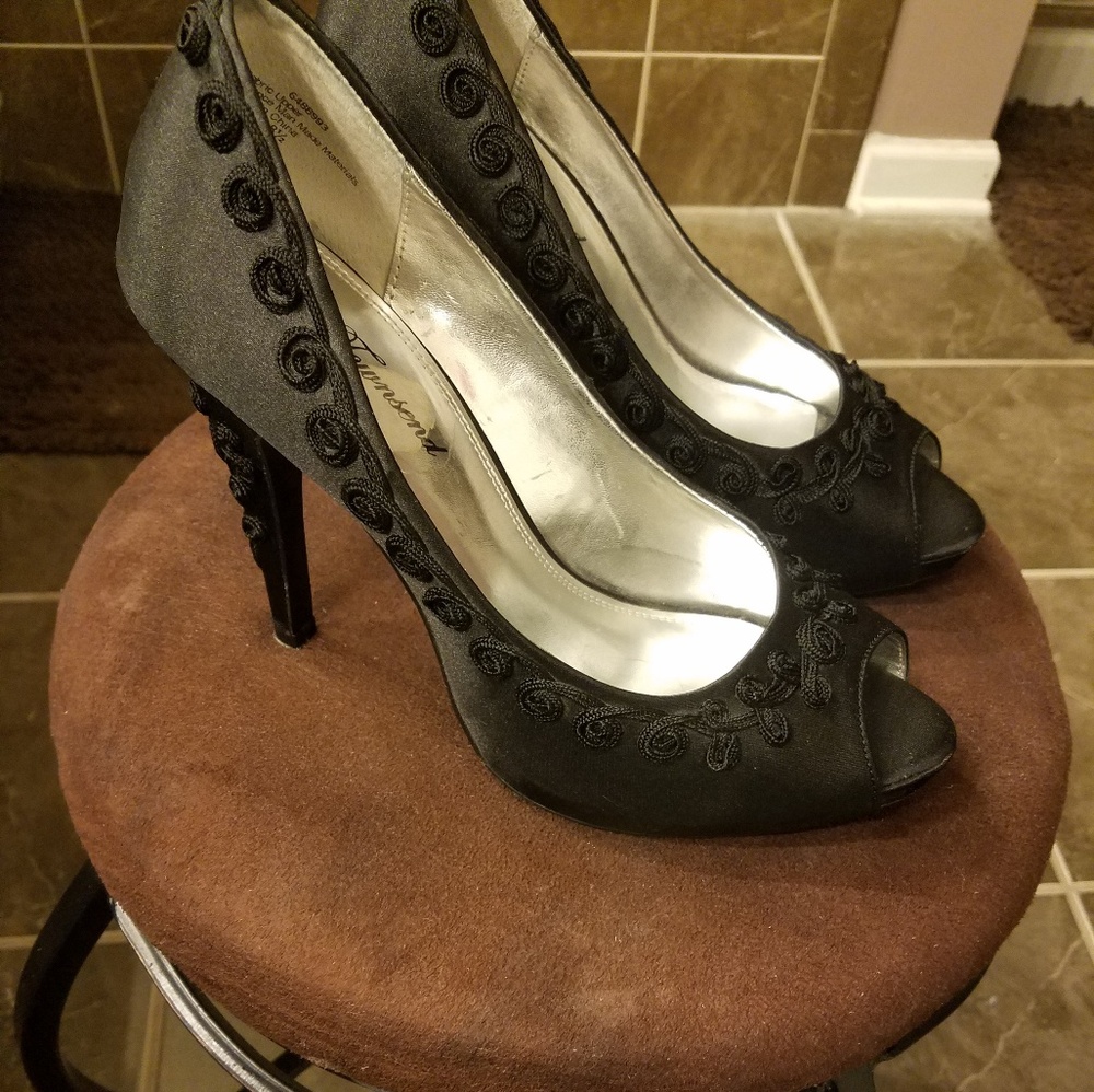 Black peep toe with embroidery